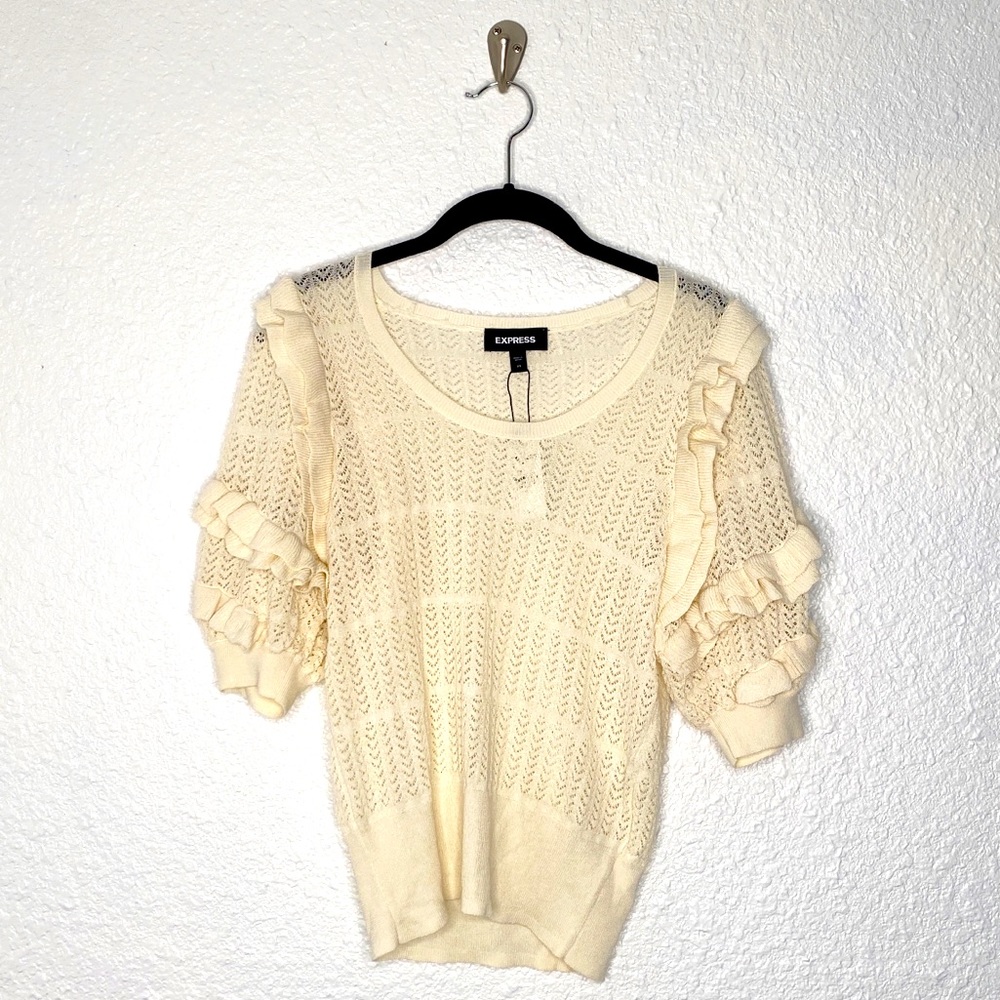 EXPRESS SHORT SLEEVE CREAM SWEATER SZ XS - Picture 1 of 9